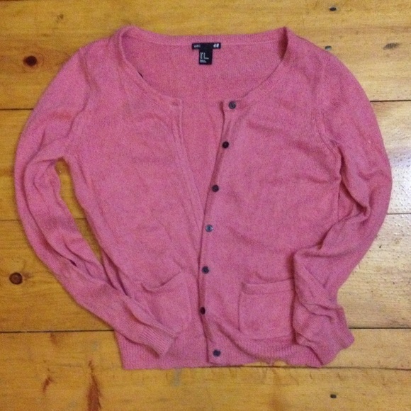 🔴DONATED B1G1 1/2 off 🎉H&M cardigan - Picture 2 of 3
