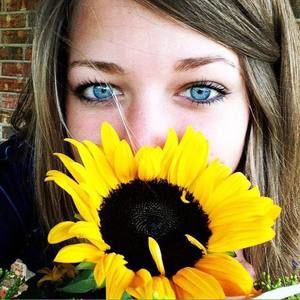 Meet your Posher, Leeann