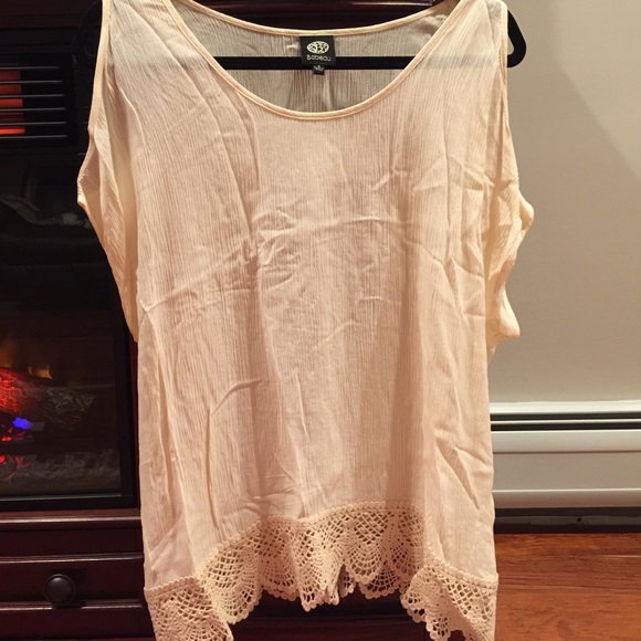 Bobeau Long Lace Cream Tunic Blouse