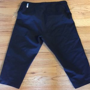 Zella Capris Size Lg