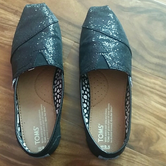 Black sparkle toms