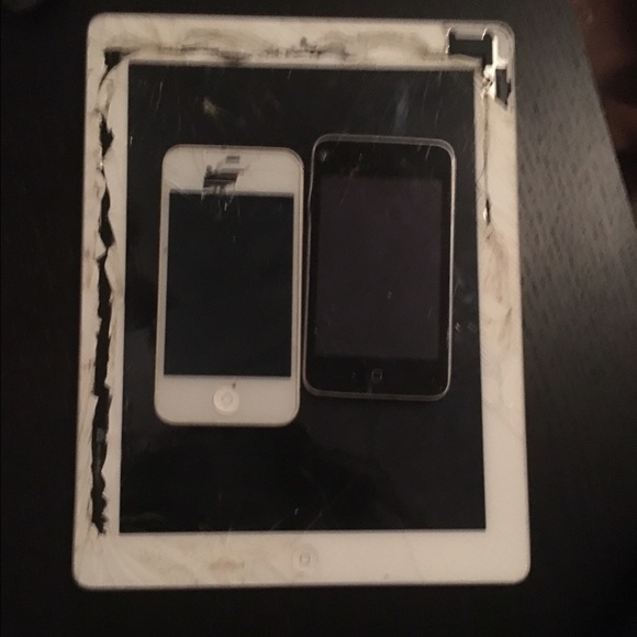 iPhone 4s , IPad 2 , iPod 1 ... On sale