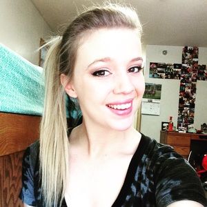 Meet your Posher, Marissa