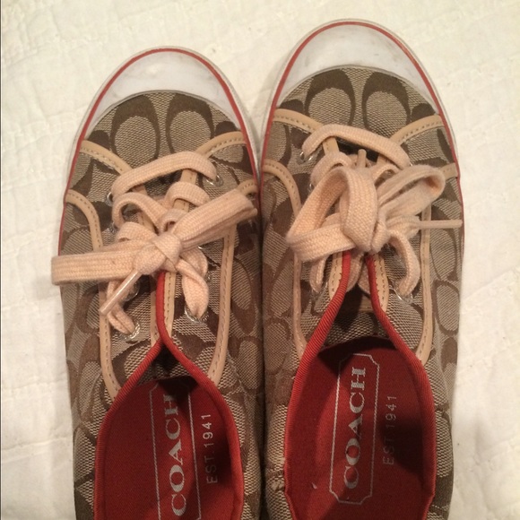 Coach Style A1076 Barrett in Khaki/Natural.