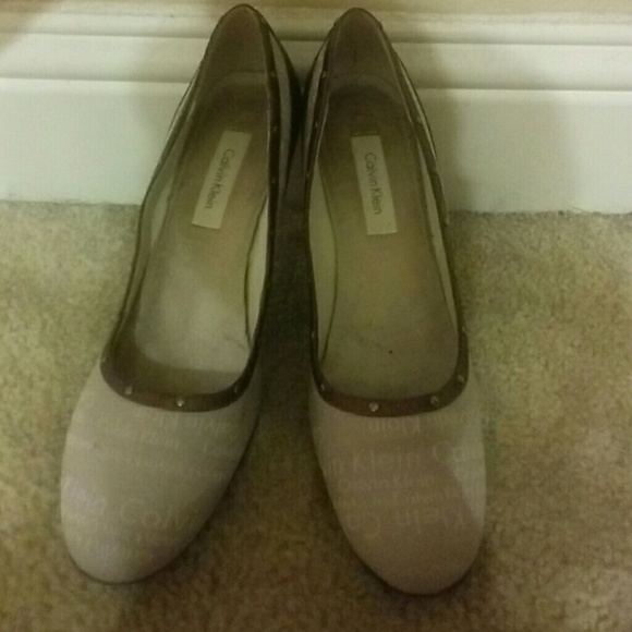 Shoes - Picture 2 of 4