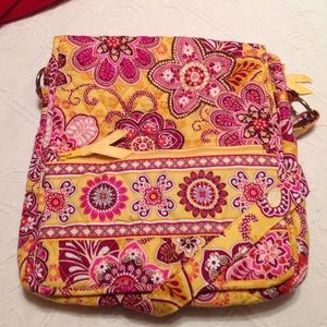 Vera Bradley Bali Gold Mailbag