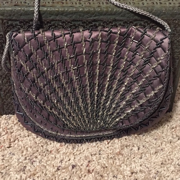 Unknown Handbags - Beautiful beaded vintage clutch