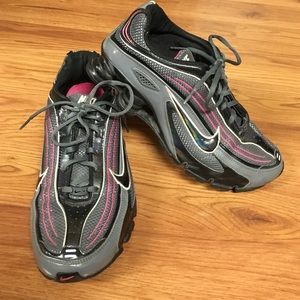 Women's Nike Shox Running Shoes Size 9
