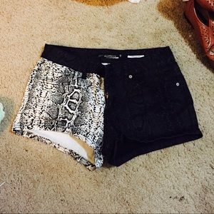 Hot Topic Black and white snakeskin shorts