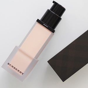 Burberry Beauty Velvet Long Wear Foundation No 201