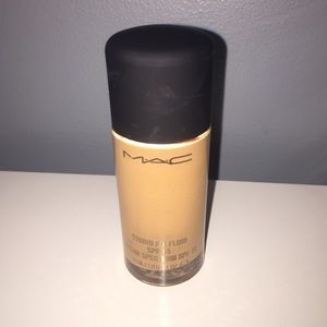 MAC STUDIO FIX FLUID