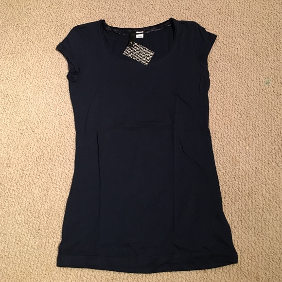 H&M Navy Size 4 tshirt