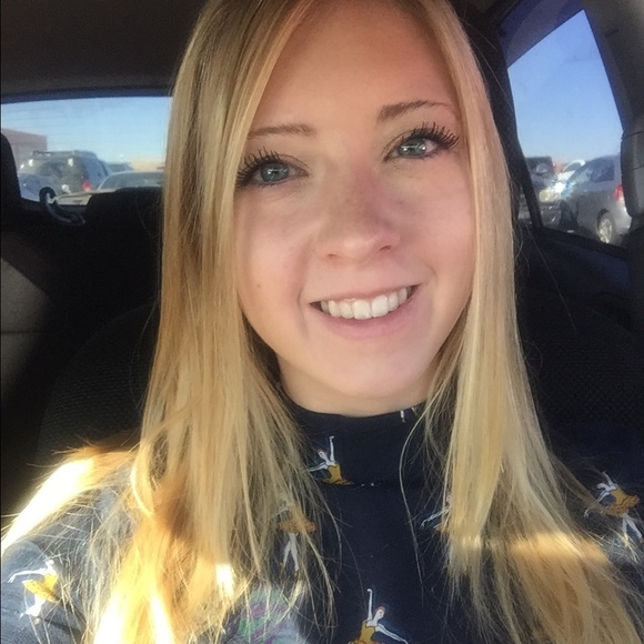 Meet your Posher, Megan - Picture 6 of 9