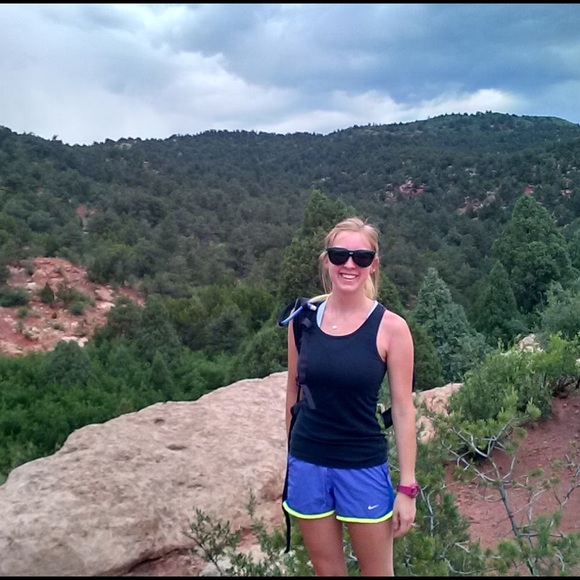 Meet your Posher, Megan - Picture 7 of 9