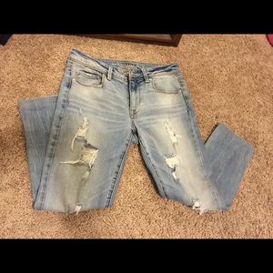 American Eagle Capris Distressed (Super Skinny)