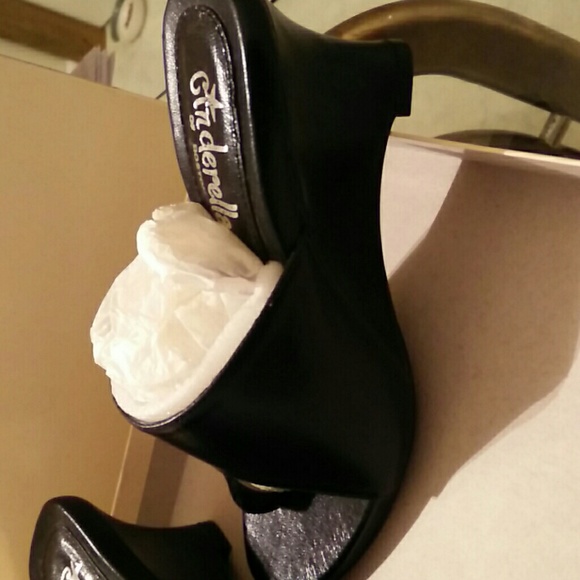 Shoes - Picture 3 of 3