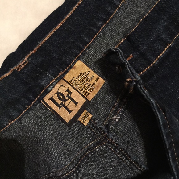 Woman's Jeans - Picture 3 of 3