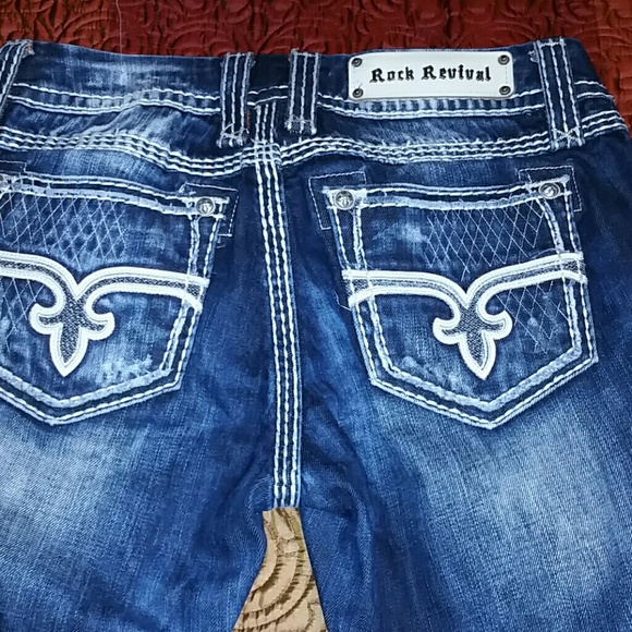 SOLD ON.  Ⓜerc    Here goes my favorite pair??