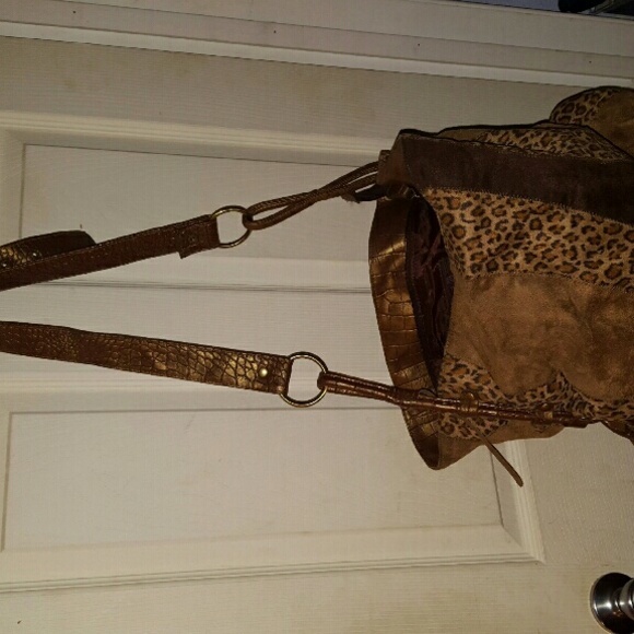Bueno Leopard print purse