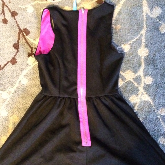 Little Black Dress w Hot Pink Accent Zipper - Picture 3 of 3