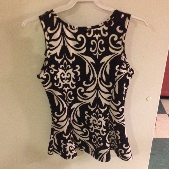 Sexy tops. - Picture 2 of 2