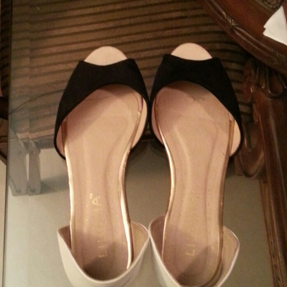 Womens Liliana flats