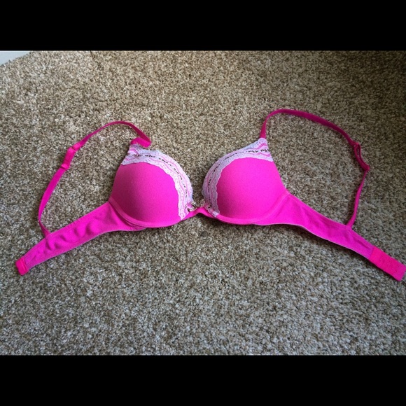 VS 2 Push-up Bra's Bundle Listing for celley.