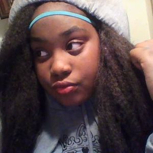 Meet your Posher, Shauntiana