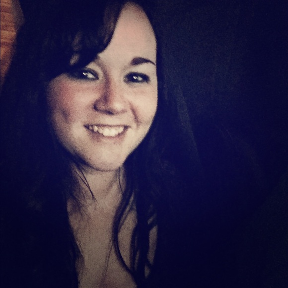 Meet your posher! - Picture 1 of 4