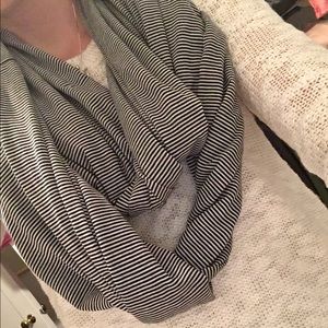 Daytrip Infinity Scarf