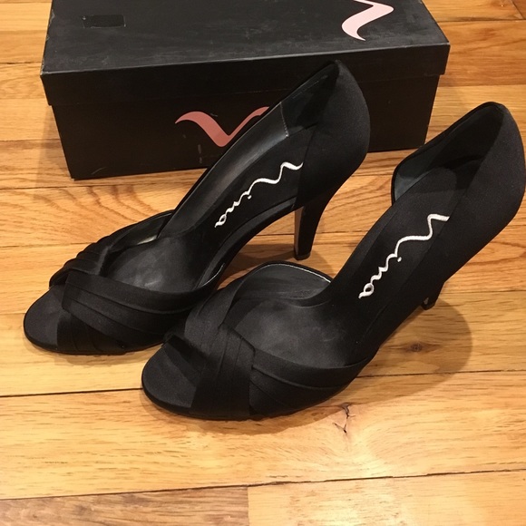 Nina black luster heels size 7.5 - Picture 2 of 4