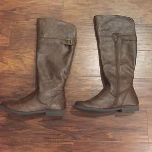 Brown Kenneth Cole reaction boots size 5