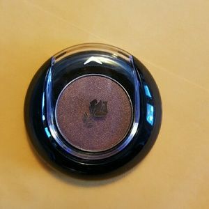 Bundle of eyeshadow and eyeliner
