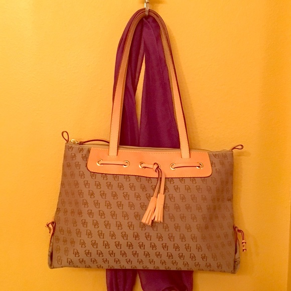 Dooney & Bourke Handbags - Dooney & Bourke Satchel