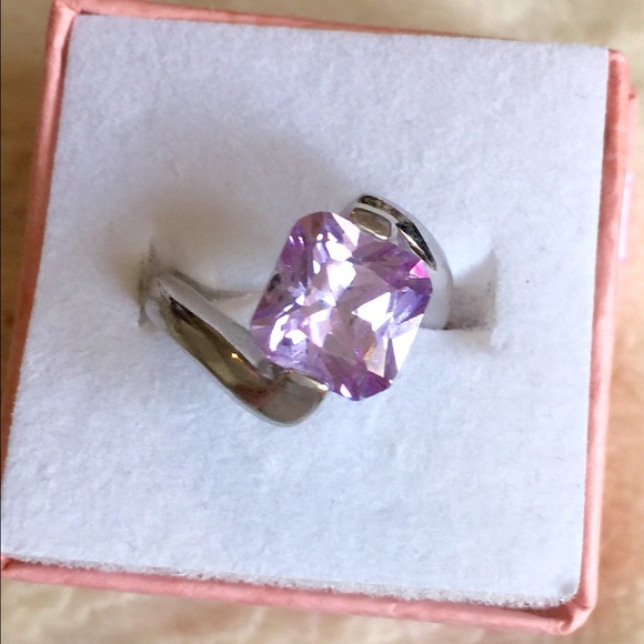 Pale violet ring, at least 3 carats, stunning!!