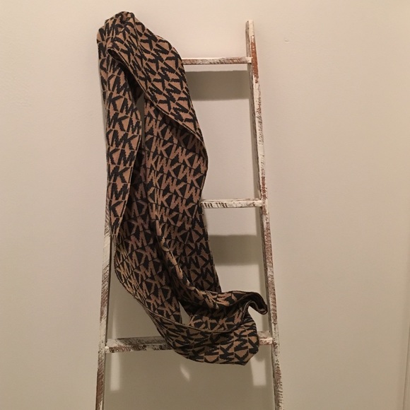 MICHAEL Michael Kors Infinity Scarf