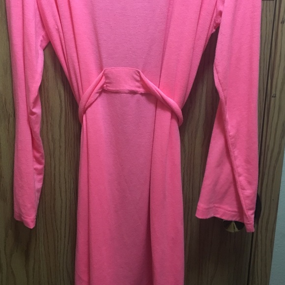 EUC! Pink cotton robe. - Picture 3 of 3