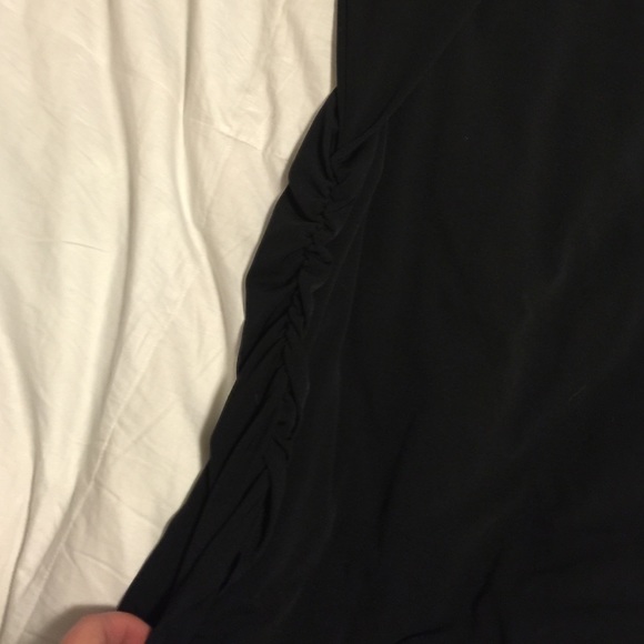 ⛔️SOLD⛔️ One shoulder top - Picture 3 of 3