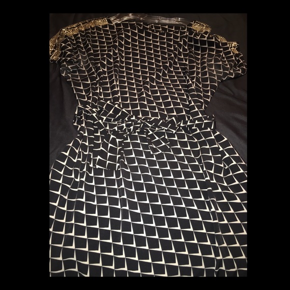 🎊🎊🎊REDUCED!🎊🎊🎊Sexy LBD with a twist!!