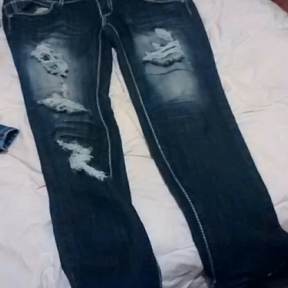 Size 9 Almost Famous skinny jeans