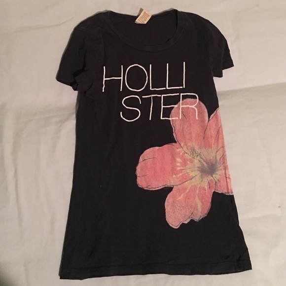 Hollister graphic tshirt