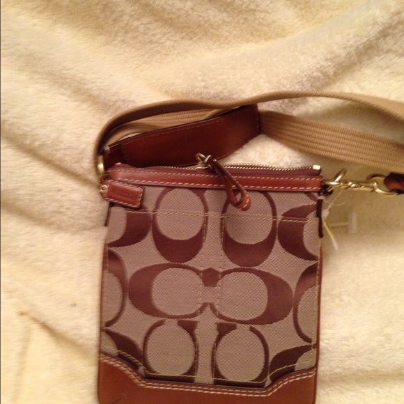 🆕 Coach 💯 - Picture 2 of 2