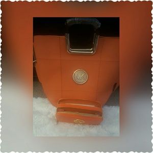 MK (I) Large Hand Bag and wallet (I) FIRM Final