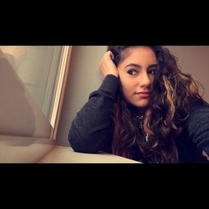 Meet your Posher, Julia