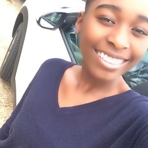 Meet your Posher, Alexia