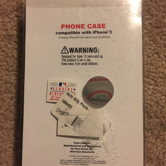 Hello Kitty Dodgers iPhone 5 case - Picture 2 of 4