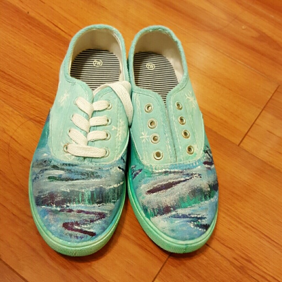 Hand-painted Northern Lights Canvas Shoes - Picture 1 of 3