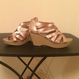 Strappy wedge sandal