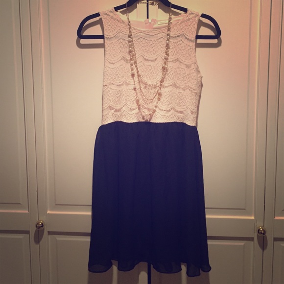 Lace chiffon mini dress (& free necklace)