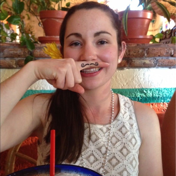 Meet your Posher, Dawn - Picture 2 of 8